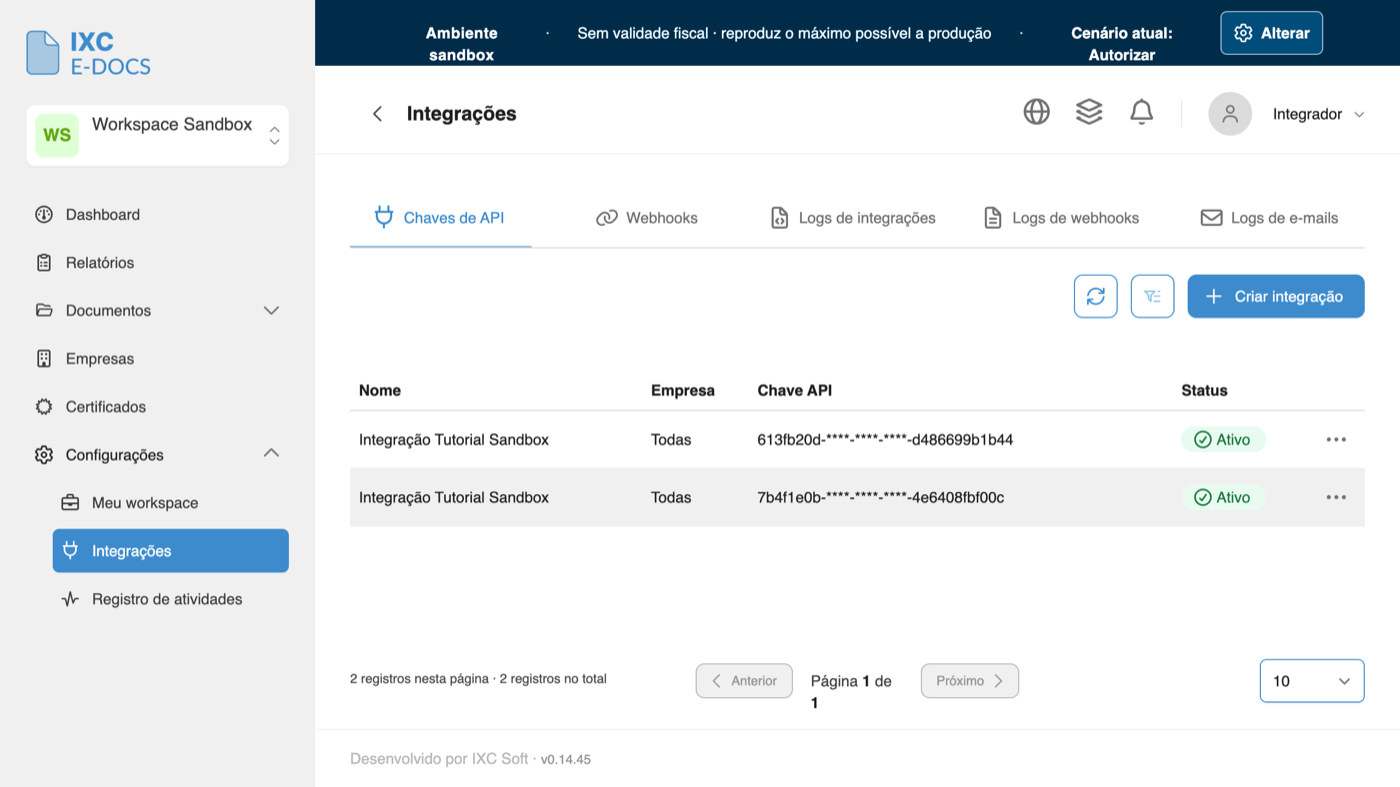 Lista de chaves de API em Configurações → Integrações, com a chave mascarada